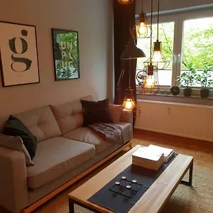 Stylisch-gemuetliche 70qm Im Zentralen D-derendorf Appartement